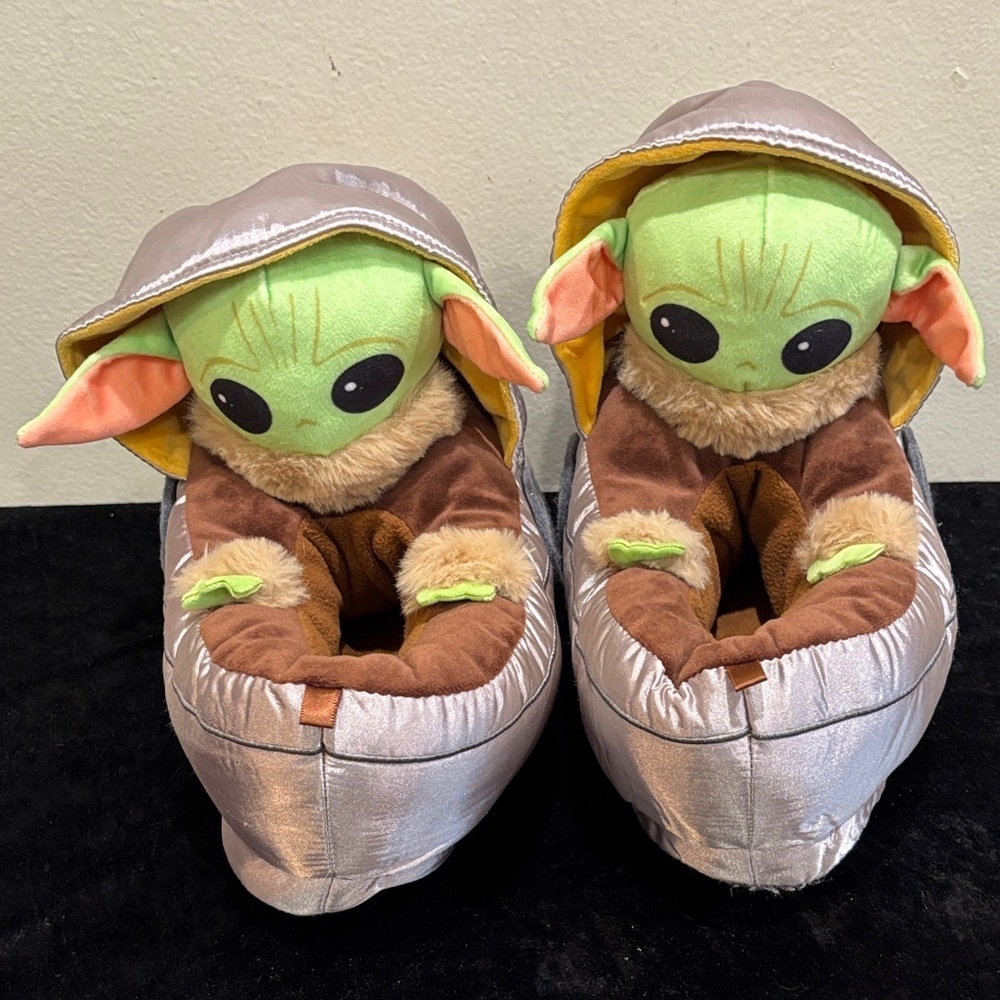 GAP Brown Star Wars Slippers